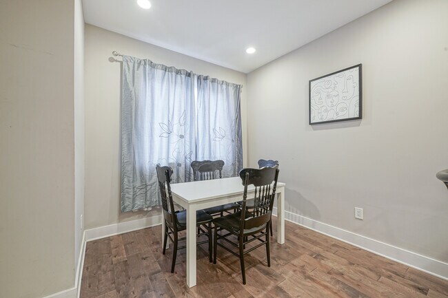 Foto del edificio - 1220 N 28th St