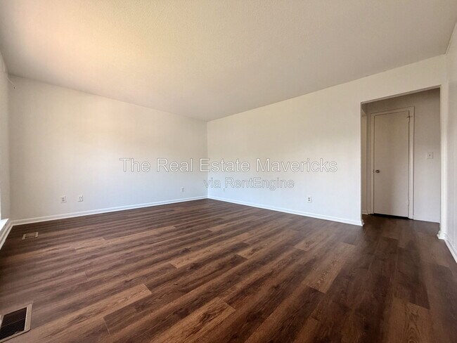 Foto del edificio - 3638 Missionaire Ave