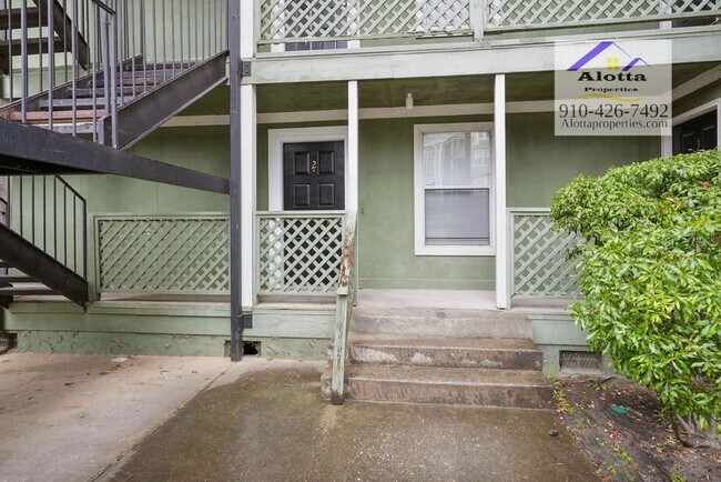 Foto del edificio - 6804 Willowbrook Dr