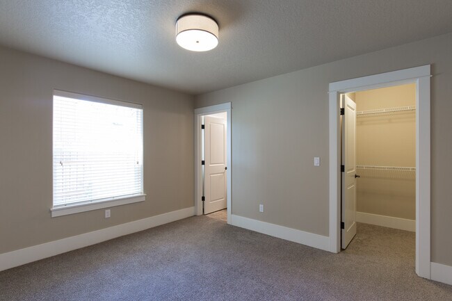 Foto del edificio - 915 SW 10th St