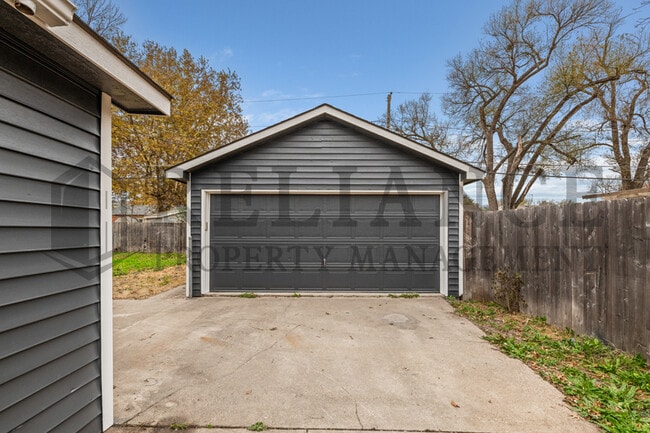 Building Photo - 235 Trout Ave