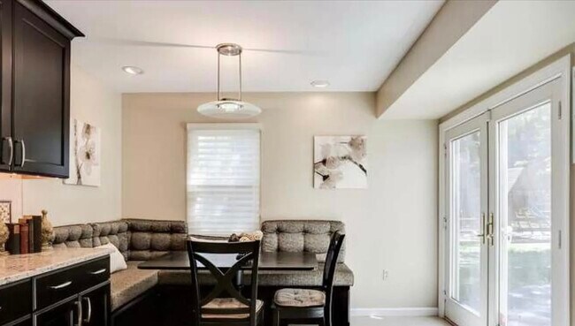 Foto del edificio - 10967 Hickory Ridge Rd