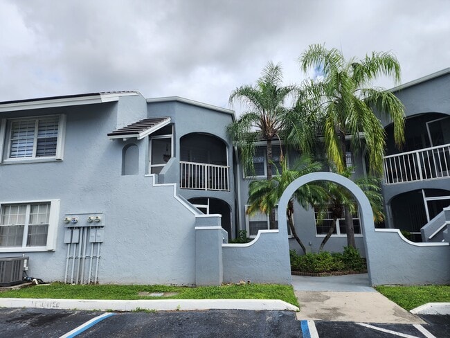 Building Photo - 15615 SW 74th Circle Dr
