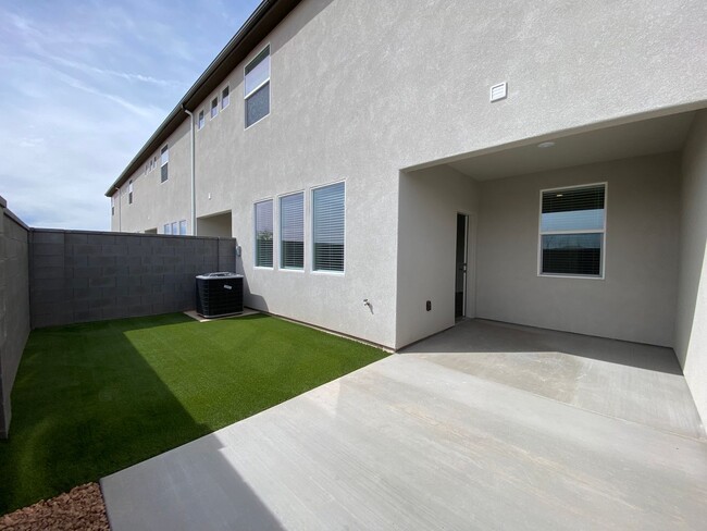 Foto del edificio - SAND HOLLOW TOWNHOME FOR RENT!