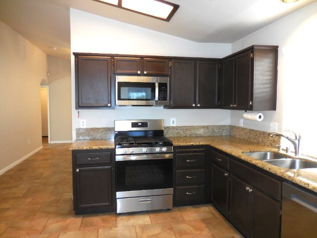 Building Photo - 368 Quail Dr