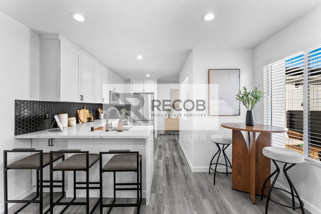 Foto del edificio - 8353 Ivory Coast Dr