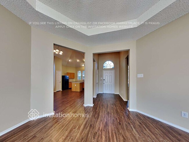 Building Photo - 2012 Creek Royal Dr