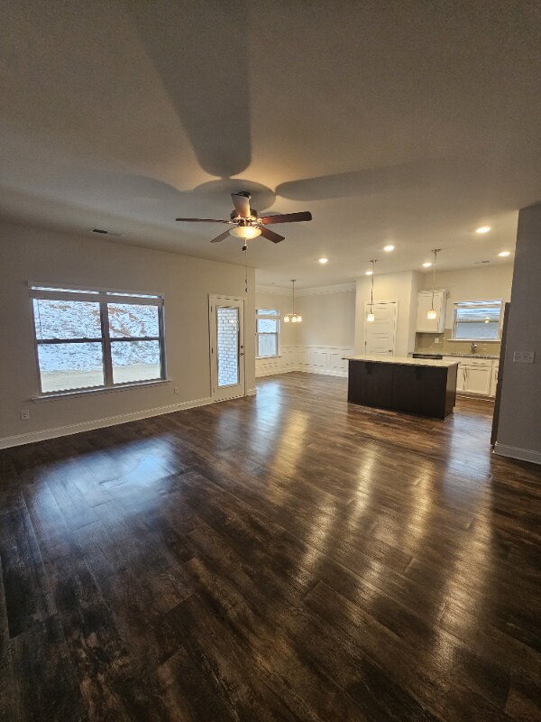 Foto del edificio - 107 Cypress Holw Trl