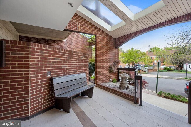 Foto del edificio - 1020 N Stafford St