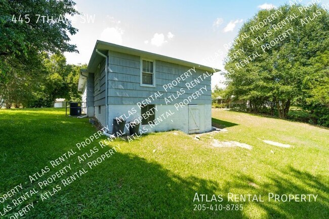 Building Photo - 445 7th Ave SW