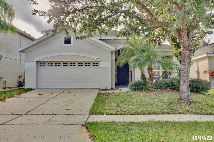 Primary Photo - Amazing 3/2 Spacious Home with a Bonus Roo...