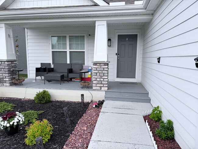 Foto del edificio - 14250 Cheshire Ln N