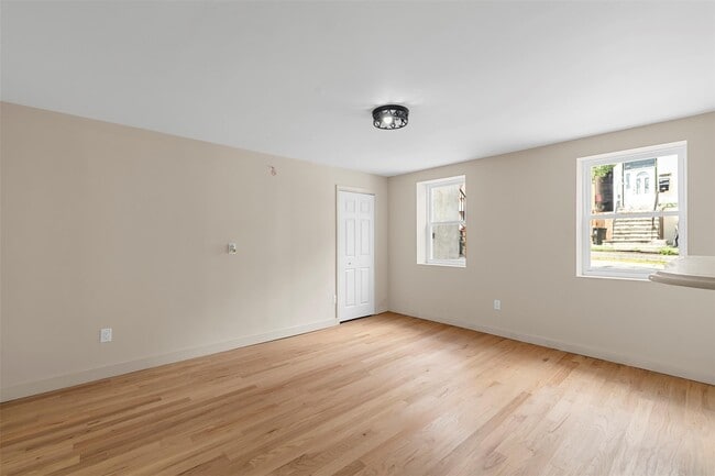 Building Photo - 135 3rd St