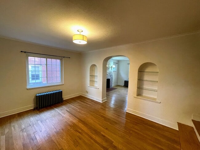 Foto del edificio - Beautiful Mt. Lebanon 4 bed 1.5 bath - Upd...