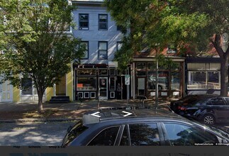 Building Photo - 403-405 Walnut St