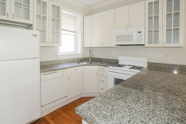 Photo - 3852 N Southport Ave Apartment