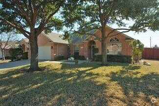 Building Photo - 1717 Flatwood Dr