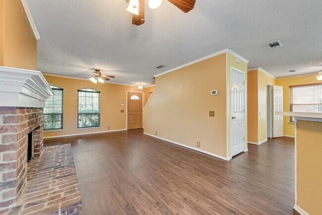 Foto del edificio - 220 High Pointe Ln