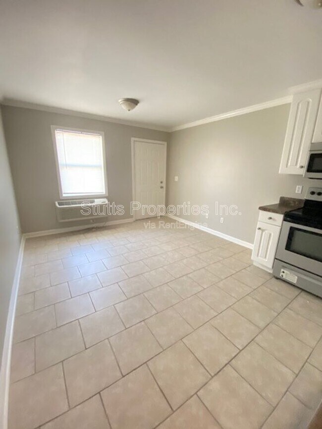 Building Photo - 414 Hermitage Dr