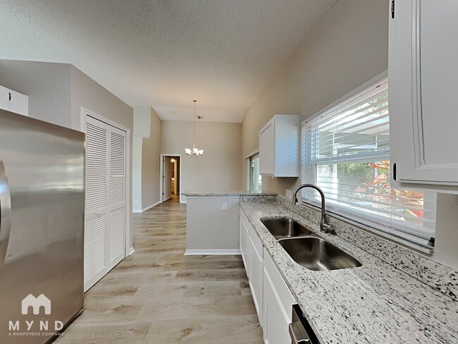 Building Photo - 915 River Wind Ave