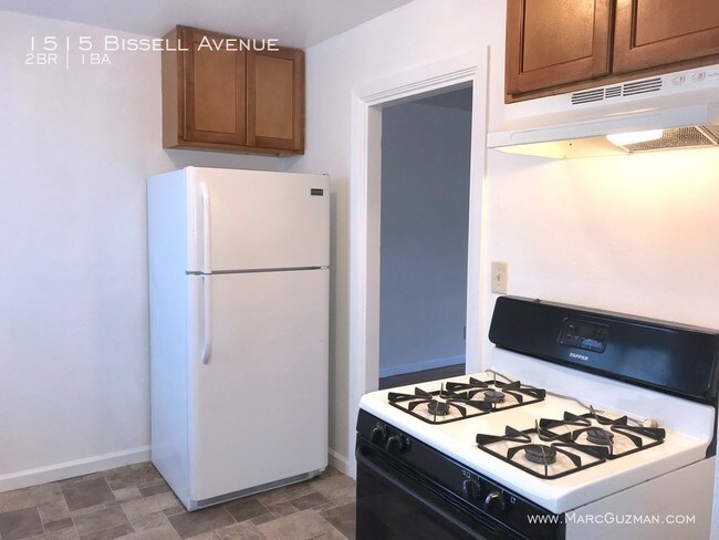 Foto del edificio - Lower Level Apartment Near Bart