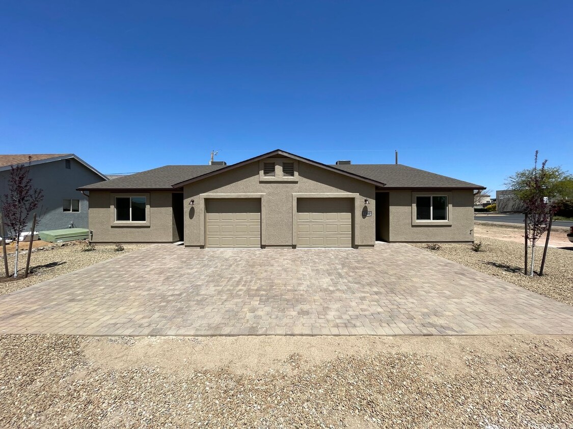 Foto principal - 7500 E. Horseshoe Ln