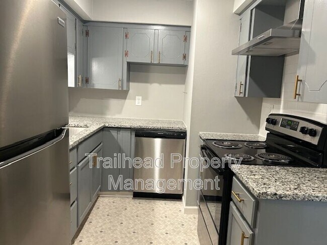 Foto del edificio - 8455 Lowell Ave
