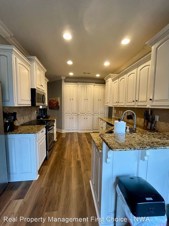 Foto del edificio - 4 br, 2.5 bath House - 2103 SW Nutmeg Drive