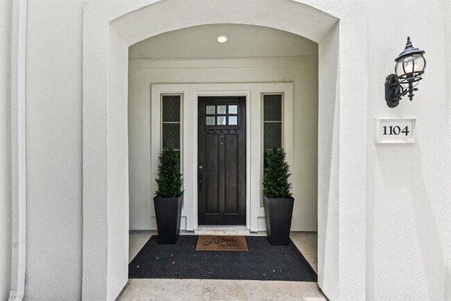 Foto del edificio - 1104 Scenic Oaks Dr