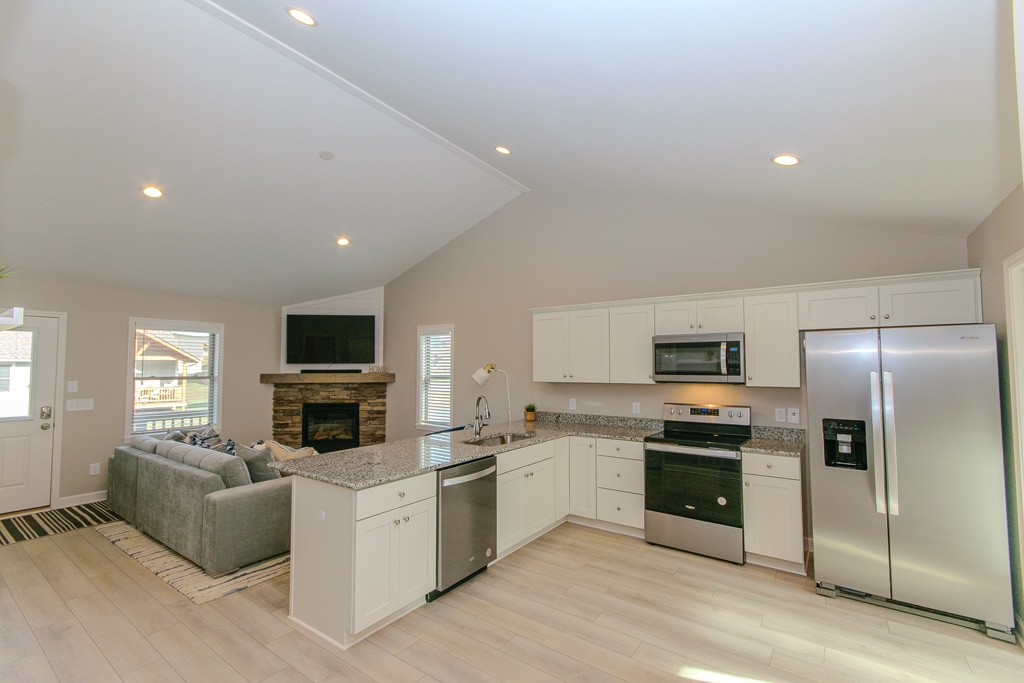 Fully furnished open concept living! - 586 Townhomes Pl