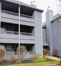 Building Photo - 809 Woodhaven Dr