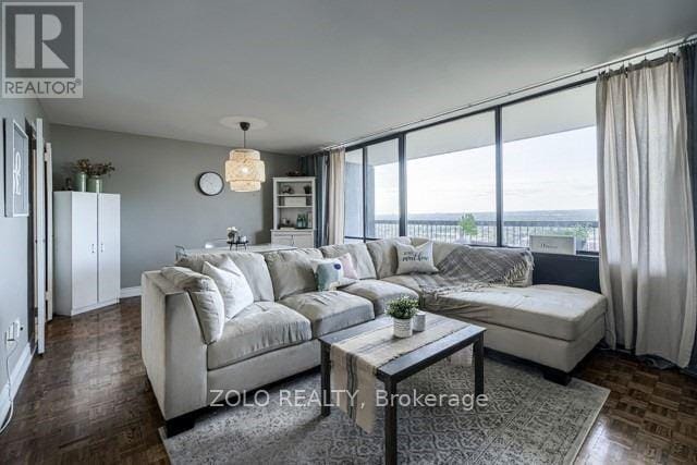 Building Photo - 135-2135 Antibes Dr