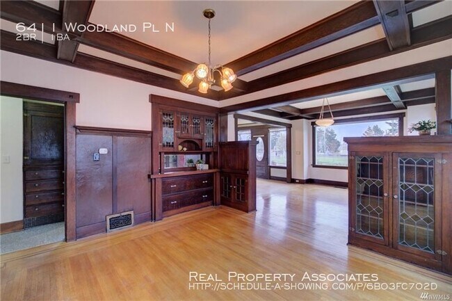 Foto del edificio - Green lake Craftsman