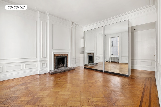 Building Photo - 109 E 19th St