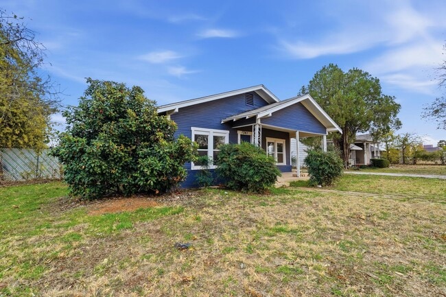 Building Photo - 1341 Hickory St