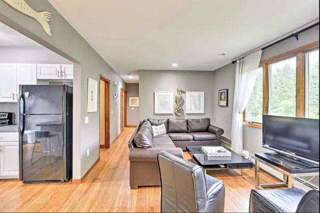 Photo - 178 S Pier Rd Townhome