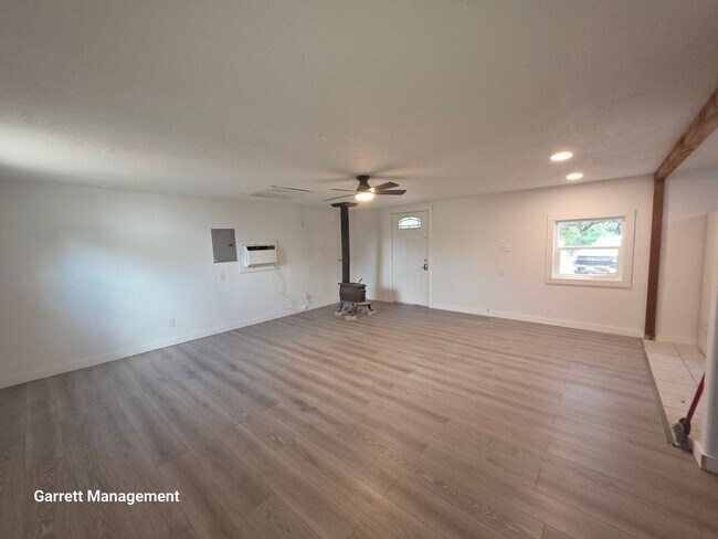 Foto del edificio - 126 Iroquois Dr