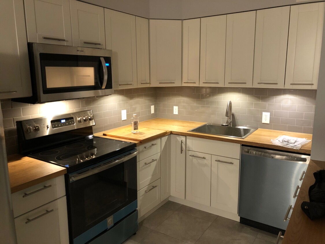 Foto principal - 221 Beach 80th St