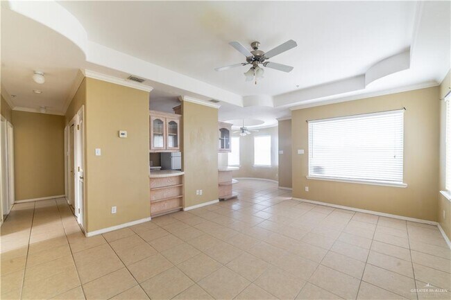 Building Photo - 800 W Hall Acres Rd