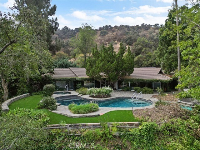 Building Photo - 1218 Flintridge Ave