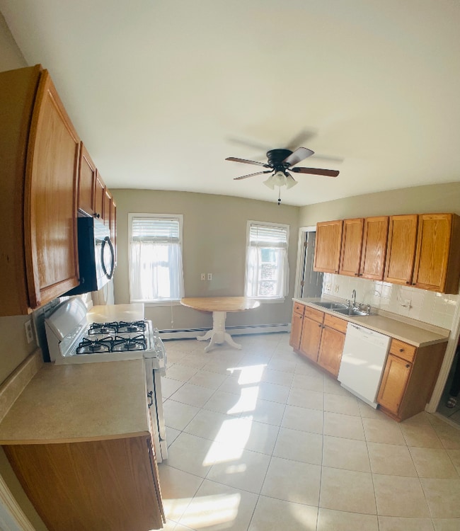 Foto del edificio - 634 East St