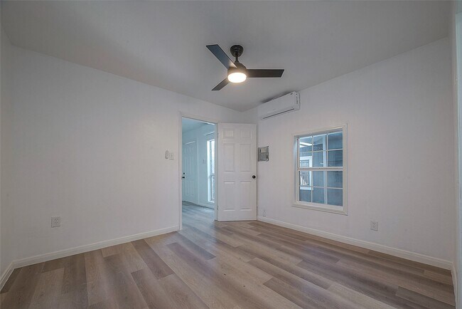 Foto del edificio - 3320 Hays St