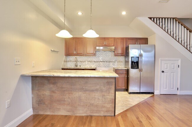 Building Photo - 741 9th St