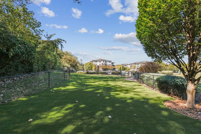 Building Photo - One Metrocenter