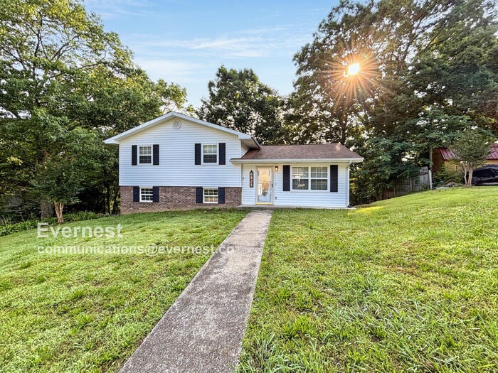 Primary Photo - 6821 Knollcrest Dr