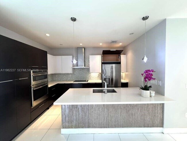 Foto del edificio - 6458 NW 103rd Psge