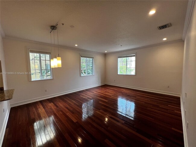 Building Photo - 115 Mendoza Ave