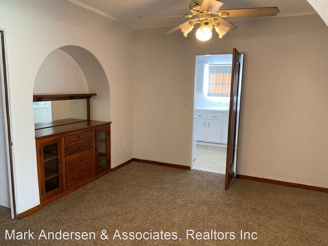 Building Photo - 2 br, 1 bath House - 465 W PALM DRIVE