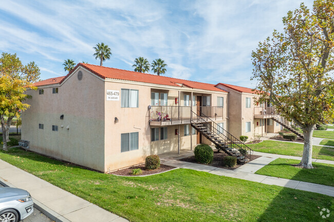 Building Photo - Sierra Pointe