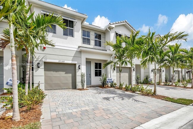 Foto del edificio - 17149 SW 1st St